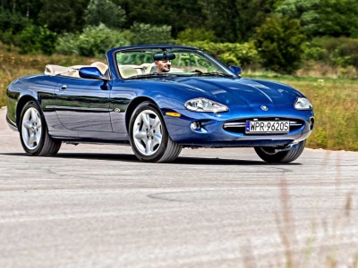 Używany Jaguar XK8 i XKR – brytyjski styl z rewolucją pod maską