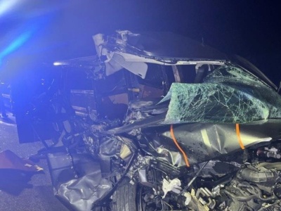 Polak zasnął za kierownicą. Samochód rozbił się na niemieckiej autostradzie