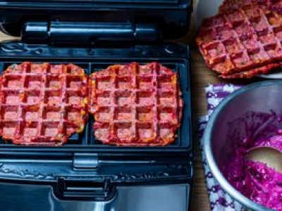 Zamiast do surówki, ścieram na gofry. Sprytny sposób na porcję warzyw na kolację
