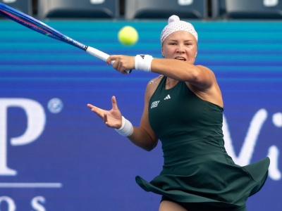 Deszcz pokrzyżował plany. Rosjanka czeka na rywalkę w finale
