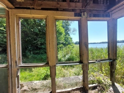 Pałac nad jeziorem  (Letnie przystAnki  odc. 8)  [ Wiadomości ]