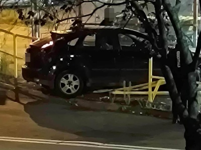 Pijany staranował barierki na Okrężnej w Świdnicy [FOTO]