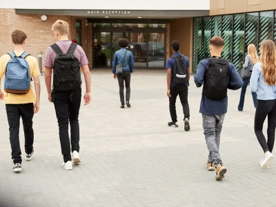 Edukacja zdrowotna. Duchowni protestują przeciwko demoralizowaniu dzieci. Ministerstwo odpowiada