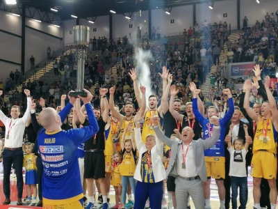 Stal informuje czy spłaciła zaległości