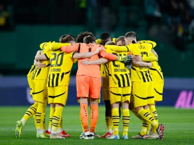 Borussia Dortmund przedłużyła kontrakt z trenerem! Dziwna decyzja