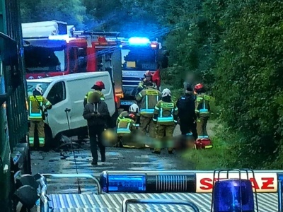 Busem w tył ciężarówki. Poszkodowany LPR-em trafił do Ostrowa