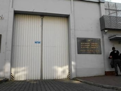 W zamkniętym ośrodku w Gostyninie trwa strajk głodowy osadzonych
