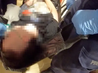 Mężczyzna upadł na podłogę i przestał oddychać. Dramatyczna interwencja policji w Katowicach [WIDEO]