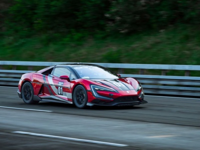 Nowy rekord świata! Ten elektryczny supersamochód pojechał prawie 500 km/h