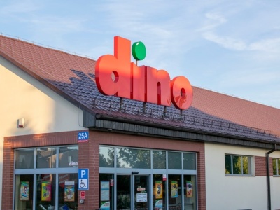 Tyle sklepów ma Dino. 3 razy więcej niż Lidl i 1000 mniej niż Biedronka