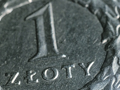 Złoty osłabił się do głównych walut; inwestorzy czekają na projekt budżetu