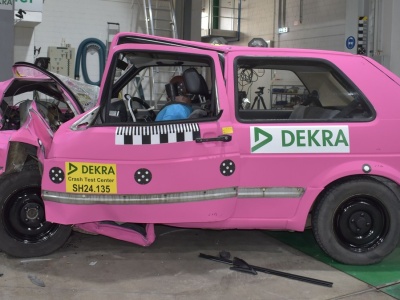 Rozbili starego Volkswagen Golfa. Test nie pozostawił złudzeń