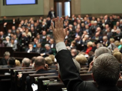 Ustawa Frankowa ocali bankowe miliardy? Komu naprawdę zależy na nowej regulacji dla Frankowiczów w 2025 Roku!