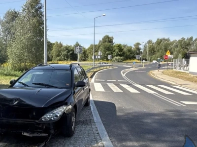 Kolizja na skrzyżowaniu ul Wiosny Ludów i Karwety