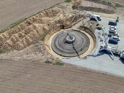 To będzie prawdziwy gigant. Fundamenty turbin wylane, wieże będą mieć po 134 metry