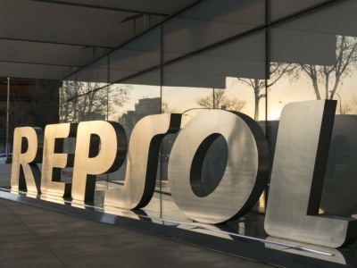 Hiszpańska firma paliwowa Repsol zwiększyła o 45% zakup LNG z USA. Dla Trumpa