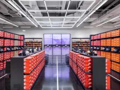 Nike przed falą zwolnień. Co za nimi stoi?