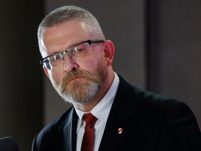 Wypowiedź Brauna o Auschwitz. Śledztwo wciąż trwa. IPN tłumaczy
