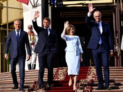 Tusk, Merz, Macron jak trzej muszkieterowie. Jest tu tylko jedno 