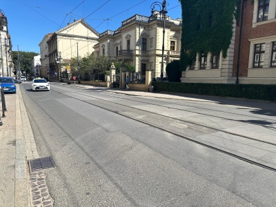 Remont Piłsudskiego ruszył. Ale dlaczego nie zrobić od razu całej ulicy? (ZDJĘCIA)