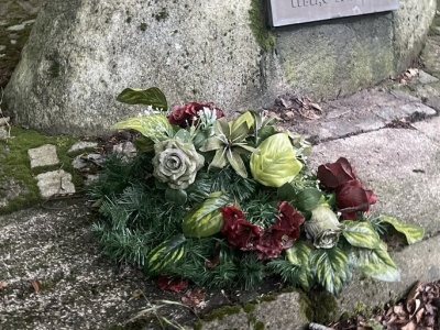 Te miejsca mają znaczenie dla naszej tożsamości  (Śladami elbląskich pomników i tablic, odc. 3)  [ Społeczeństwo ]