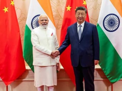Szczyt dyplomatyczny w Chinach: Putin, Xi i Modi rozmawiają o przyszłości