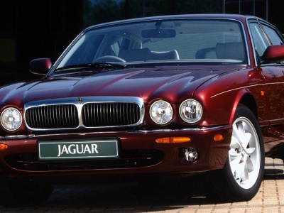 Tyle żądają właściciele za swoje Jaguary XJ X300/X308. Może jednak dołóż coś do tych 9 tys. zł