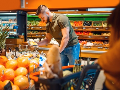 Najlepsze triki na oszczędzanie dzięki gazetkom promocyjnym
