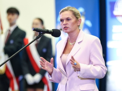 Nowy rok szkolny. Minister Nowacka „zmienia szkołę”. „To lekceważenie nauczycieli i uczniów”