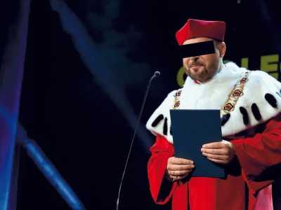 Wrócił koszmar studentów i pracowników dawnego Collegium Humanum. 