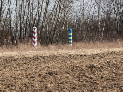 Zwłoki pogranicznika tuż przy granicy. Obok leżał służbowy pistolet