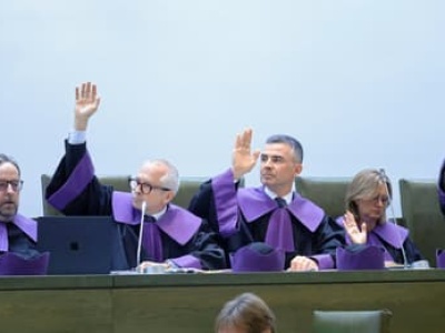 Klęska Manowskiej. Nie zablokowała Trybunału Stanu w jej sprawie i nie wyrzuciła dziennikarzy