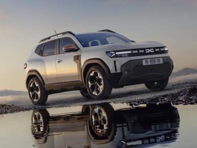 Dacia pokazuje hybrydę ostateczną. Prąd, benzyna, LPG, automat i napęd na 4 koła