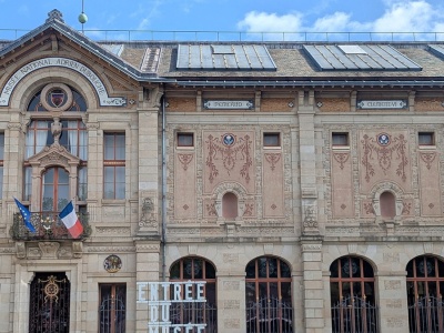 Spektakularne włamanie do muzeum. Drogocenne eksponaty zniknęły w mig