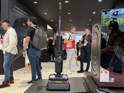Roborock F25 Ultra odkurzy i umyje całe mieszkanie. Za jednym zamachem