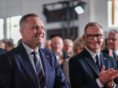 Nawrocki pospiesza Lange. Ma oddać odznaczenie, które odebrał jej Duda
