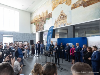 Rzeszów Główny otwarty po modernizacji. Dworzec staje się bramą do Podkarpacia i centrum kultury