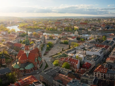 Zniszczono popularną atrakcję w Krakowie. Pomalowali ją na biało-czerwono