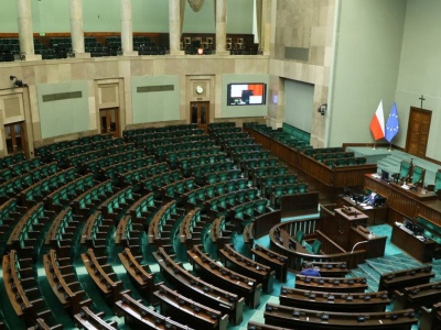 Najnowszy sondaż partyjny. Małe partie mają duży problem