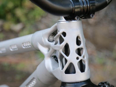 Dylan Banera z TBD Cycles. Rama roweru dirt jump wydrukowana w 3D z aluminium