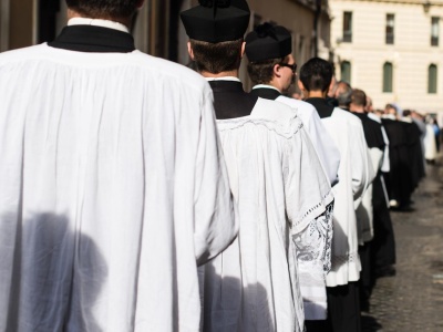 Polski ksiądz oskarżony o nadużycia we Francji. 14 osób zgłosiło się po latach