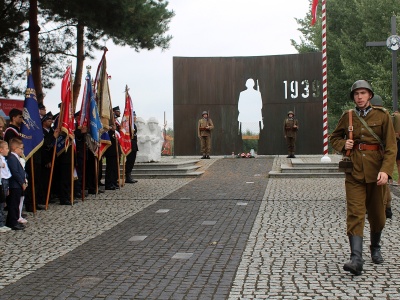 Żołnierze umierali, śpiewając „Rotę” – mieszkańcy regionu upamiętnili bohaterów Bitwy Radłowskiej [06.09.2025]