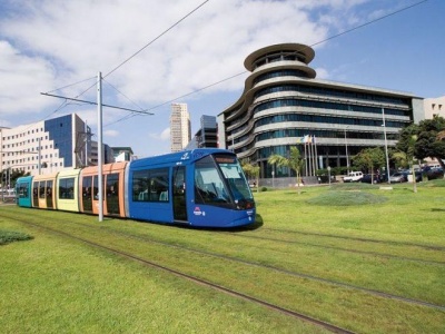 5 lat więzienia za napaść na turystę w tramwaju na Teneryfie