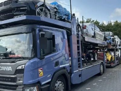 Transport aut jako transport odpadów: litewski zestaw i samochody z Ameryki