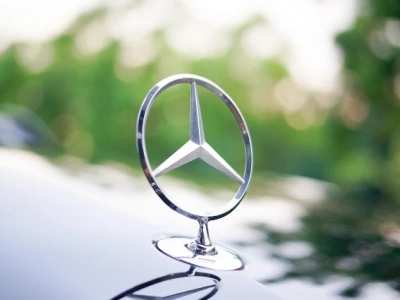 Mercedes, którego nie było. 69-latek stracił 20 tysięcy złotych