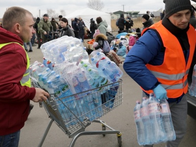 Polacy chcą odebrać 800 plus Ukraińcom. Ale nie dlatego, że są ksenofobami