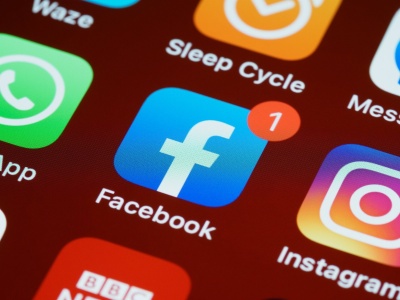 Znienawidzona funkcja Facebooka wkrótce zniknie. Nareszcie!