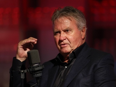 Guus Hiddink zaskakuje. Chce turnieju z udziałem… Rosji i Ukrainy