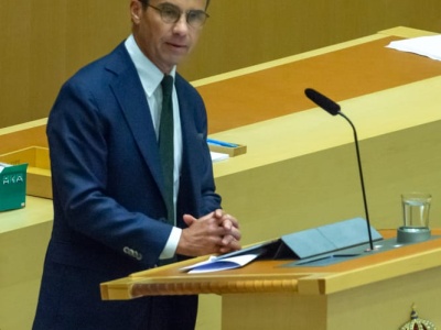 Szwecja: obniżenie wieku karnego i zakaz telefonów w szkołach