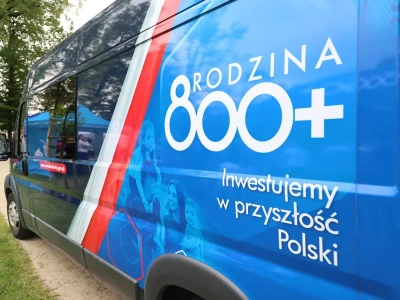 „Ograniczyć nadużycia”. Rząd chce zmian w programach 800 plus i Dobry Start
